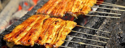 鰻を焼く様子